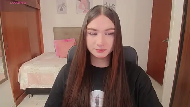 Miley Baker online show from November 24, 2025, 4:07 pm