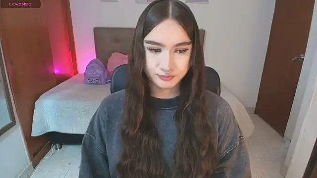 Miley Baker online show from April 18, 2026, 1:04 pm