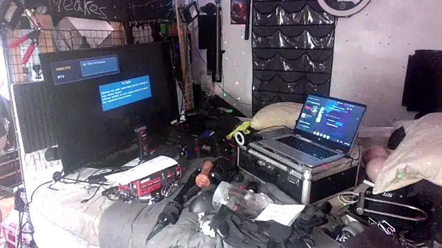 Snapshot of TheHellBilly chatting on February 4, 2025, 3:36 pm TheHellBilly online show from February 4, 2025, 3:36 pm