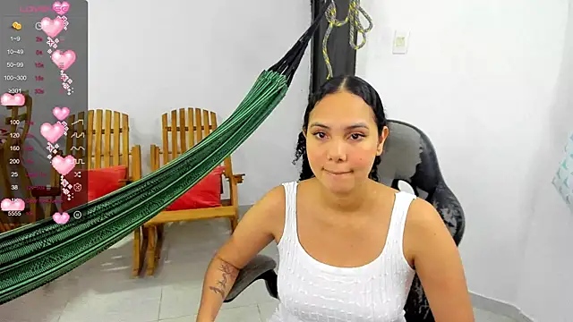 carolina  lys online show from January 14, 2025, 1:47 am