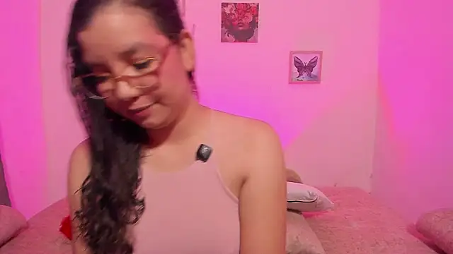 BUUNNY BELLA online show from June 7, 2026, 3:21 am
