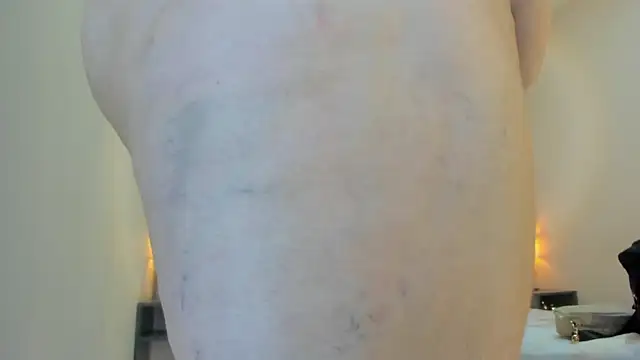 EYMI TOMSOM online show from October 20, 2025, 10:38 am