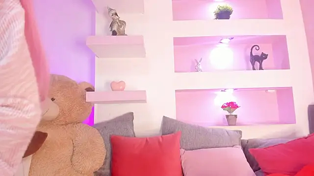  liathompsom09 online show from December 16, 2025, 8:03 pm