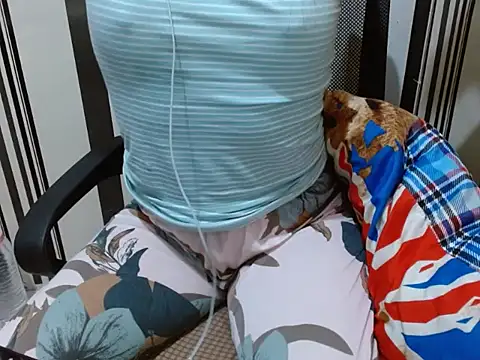 angel pussie online show from September 14, 2025, 9:47 pm