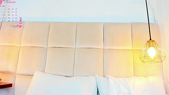 AnaisClark online show from January 29, 2025, 11:30 am