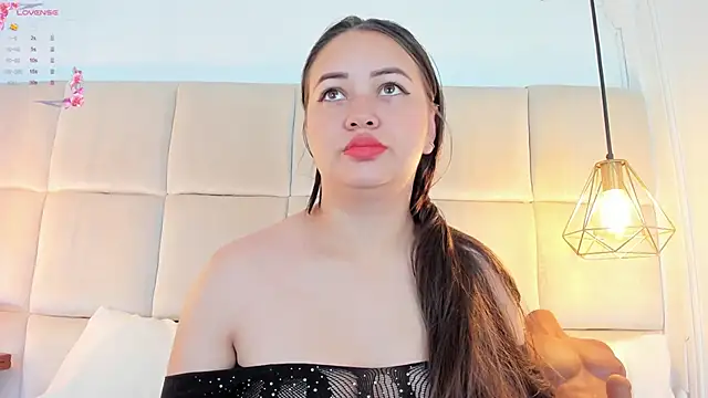 AnaisClark online show from February 4, 2025, 11:27 am