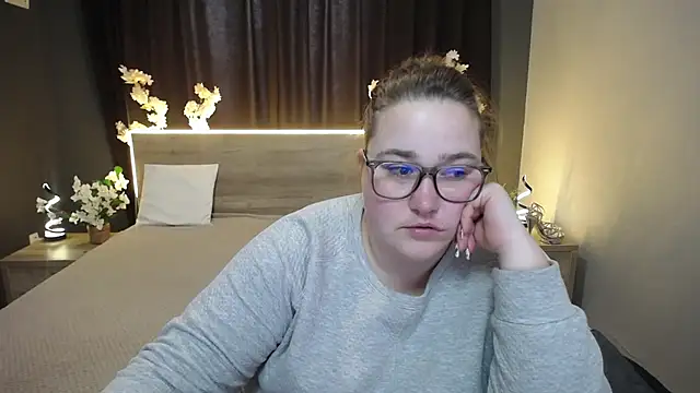 XX Daniella XX online show from April 23, 2026, 6:25 am