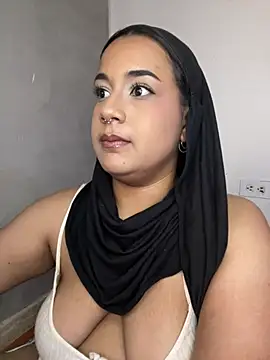 Snapshot of Maryam_yamal chatting on February 8, 2025, 9:25 pm Maryam yamal online show from February 8, 2025, 9:25 pm