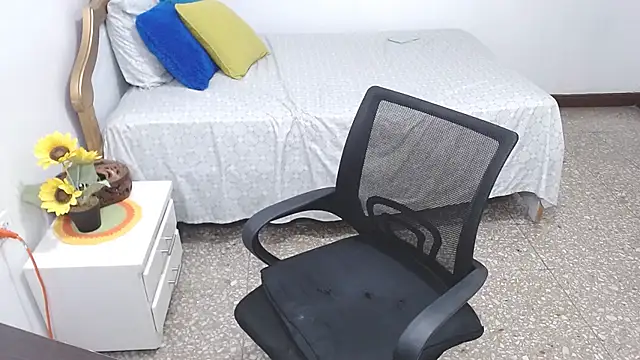 emiliaa hot online show from January 17, 2025, 1:47 am