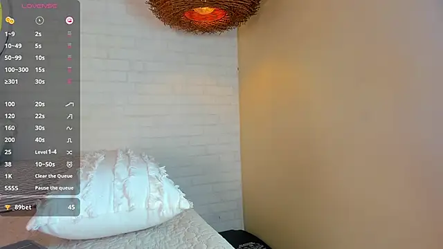 sophi cooper29 online show from December 13, 2025, 7:53 pm