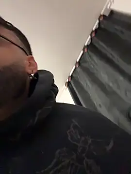 johnnyalx online show from November 30, 2025, 5:22 am