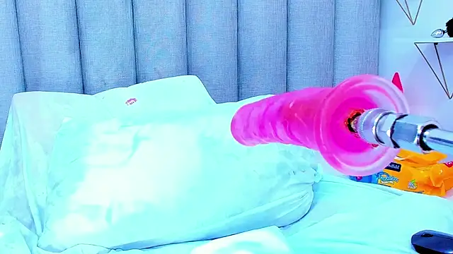 keyllaa  online show from February 27, 2025, 11:48 pm