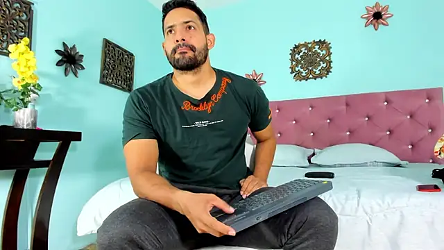 JorsMontero online show from February 4, 2025, 12:33 pm