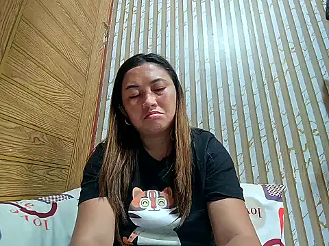 LalaiAsian online show from April 22, 2026, 12:46 am
