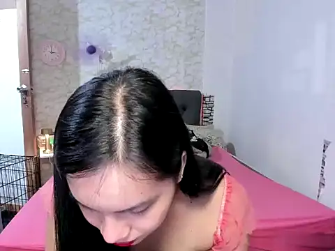 Hebefemme online show from September 29, 2025, 6:57 pm