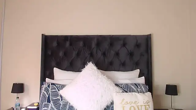 Sexynaughty Gal online show from March 2, 2025, 8:38 am