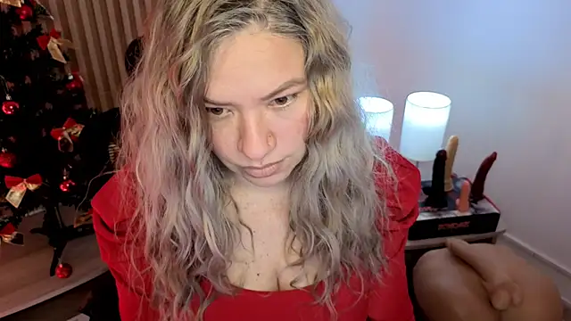 MarianL0ve online show from December 2, 2025, 10:20 am