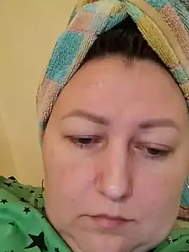 Rini333 online show from February 6, 2025, 2:04 pm