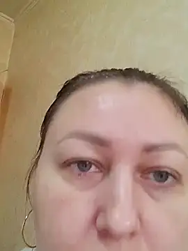 Rini333 online show from February 10, 2025, 2:26 pm