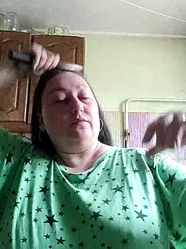 Snapshot of Rini333 chatting on May 16, 2026, 10:01 am Rini333 online show from May 16, 2026, 10:01 am