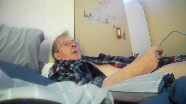 jck1m0t online show from January 4, 2025, 8:05 pm