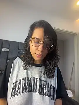 PilarJones  online show from April 19, 2026, 6:10 pm