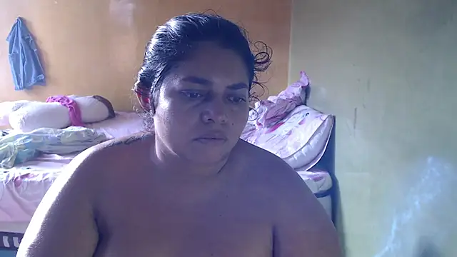 yulieth bbw online show from October 14, 2025, 11:33 am