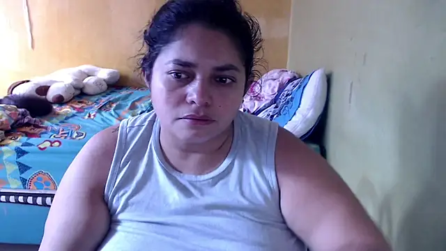 yulieth bbw online show from April 18, 2026, 1:48 pm