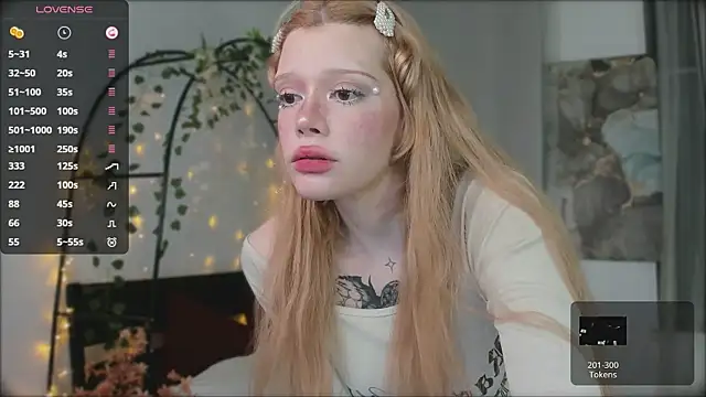 boobsybootie online show from April 22, 2026, 9:05 pm