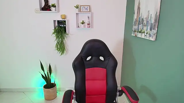 bella 99  online show from December 14, 2024, 2:42 pm