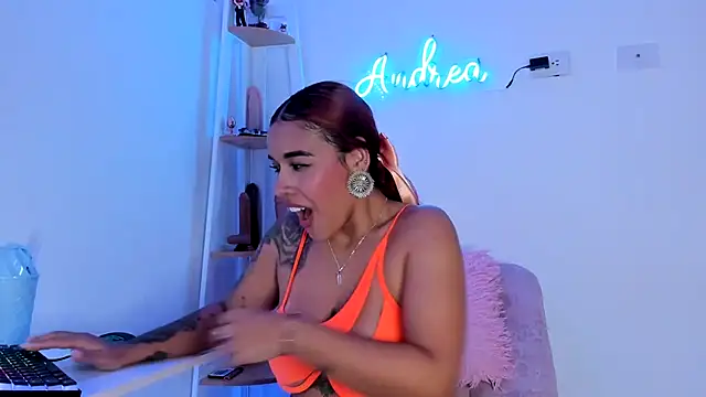 andrea lopezz  online show from February 7, 2025, 5:31 am