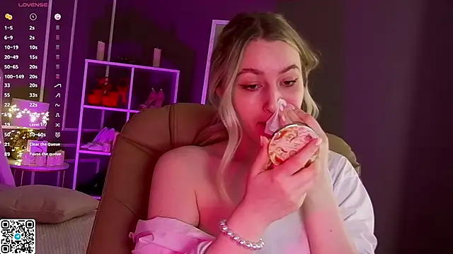 elinanortas online show from March 5, 2025, 4:13 am