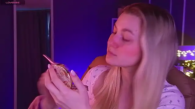 elinanortas online show from March 16, 2025, 1:07 am