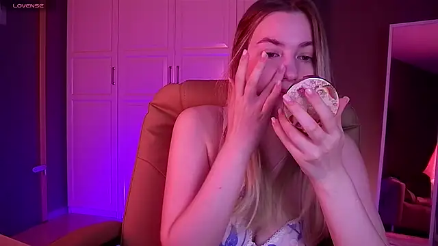 elinanortas online show from September 12, 2025, 1:17 am