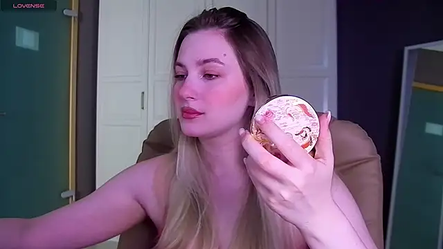 elinanortas online show from September 15, 2025, 1:16 am