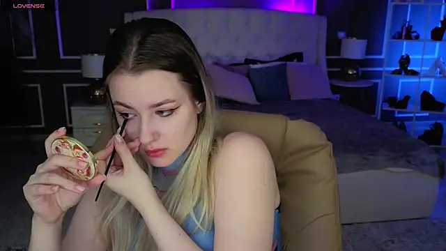 elinanortas online show from October 27, 2025, 1:09 am