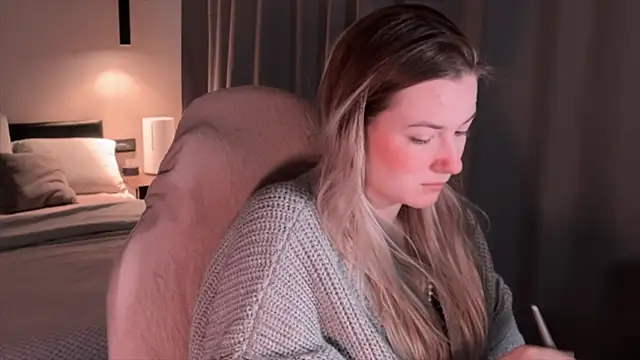 elinanortas online show from November 29, 2025, 2:47 am