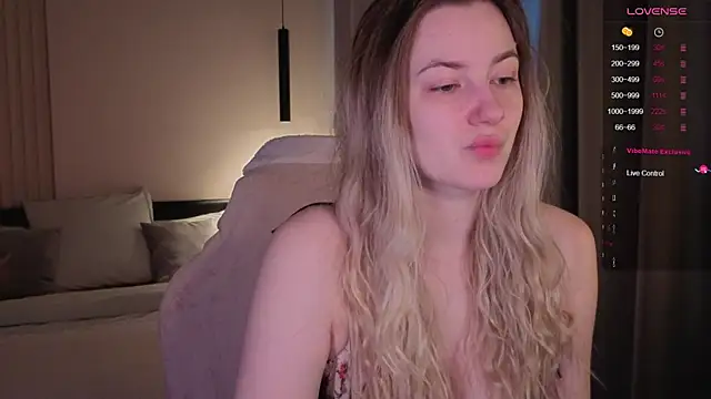 elinanortas online show from December 15, 2025, 5:12 am