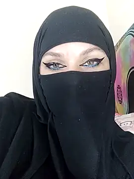 Snapshot of evelyn__salah chatting on May 23, 2026, 11:31 pm evelyn salah online show from May 23, 2026, 11:31 pm
