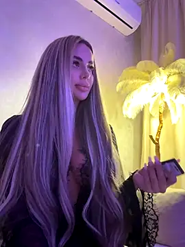 AshleySinn online show from October 7, 2025, 8:28 pm