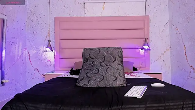 Scarleett 22 online show from January 26, 2025, 8:02 pm