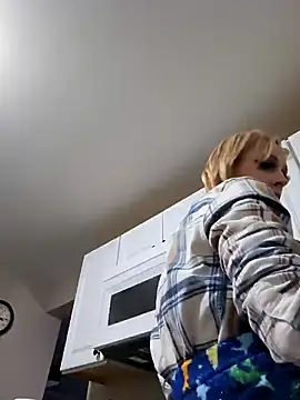 Snapshot of AmethystFoxx chatting on January 29, 2025, 9:17 pm AmethystFoxx online show from January 29, 2025, 9:17 pm