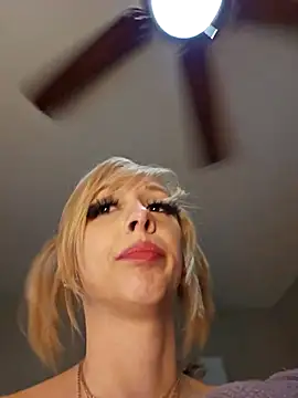 Snapshot of AmethystFoxx chatting on February 13, 2025, 9:06 pm AmethystFoxx online show from February 13, 2025, 9:06 pm