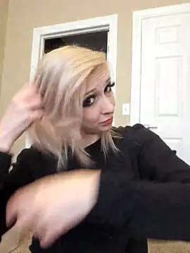 Snapshot of AmethystFoxx chatting on September 21, 2025, 7:26 pm AmethystFoxx online show from September 21, 2025, 7:26 pm