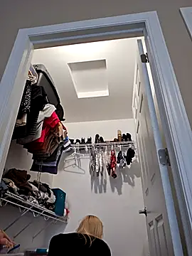 Snapshot of AmethystFoxx chatting on October 23, 2025, 9:35 pm AmethystFoxx online show from October 23, 2025, 9:35 pm