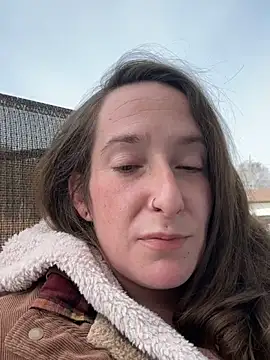 Mini And The Bear online show from April 20, 2026, 4:10 pm