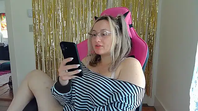 Snapshot of ashleyblaydex chatting on April 30, 2026, 6:36 pm ashleyblaydex online show from April 30, 2026, 6:36 pm