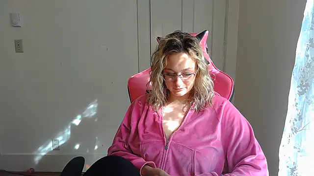 Snapshot of ashleyblaydex chatting on May 25, 2026, 8:59 pm ashleyblaydex online show from May 25, 2026, 8:59 pm