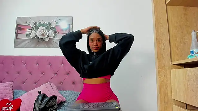 Snapshot of sharon_hill chatting on June 12, 2026, 1:37 am sharon hill online show from June 12, 2026, 1:37 am