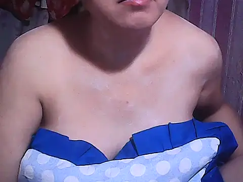 sweetsosie18 online show from October 2, 2025, 4:14 pm